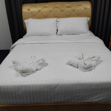 Maidam Inn Jertih 外观 照片