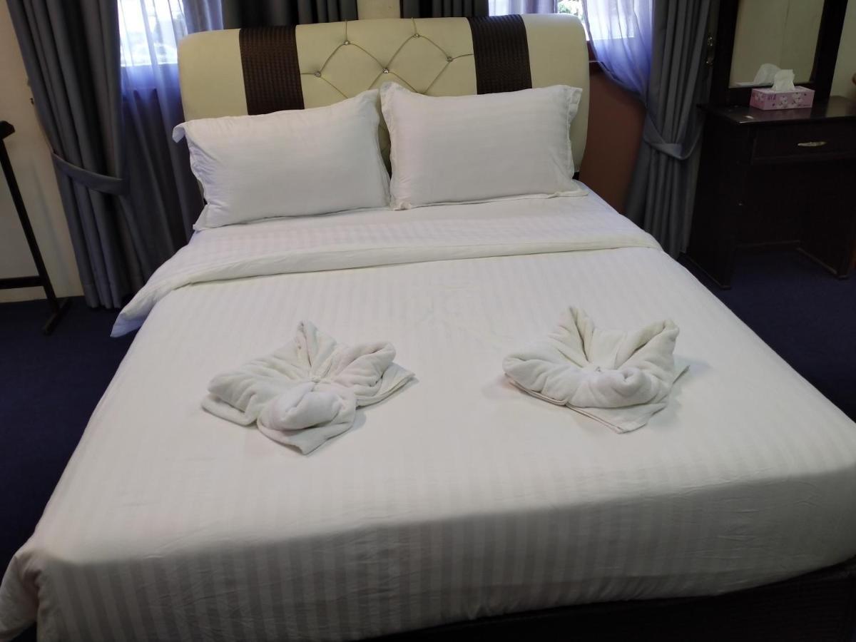 Maidam Inn Jertih 外观 照片