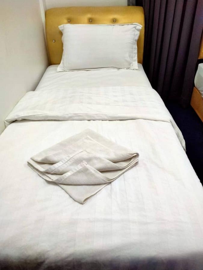 Maidam Inn Jertih 外观 照片