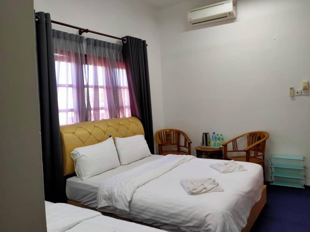 Maidam Inn Jertih 外观 照片