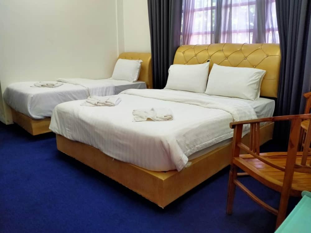 Maidam Inn Jertih 外观 照片