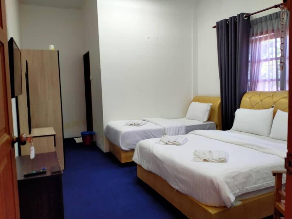 Maidam Inn Jertih 外观 照片